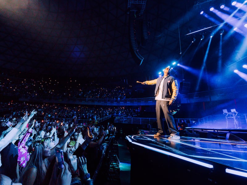 Romeo Santos alcanza marca con nueve conciertos en Moviestar Arena de Chile.