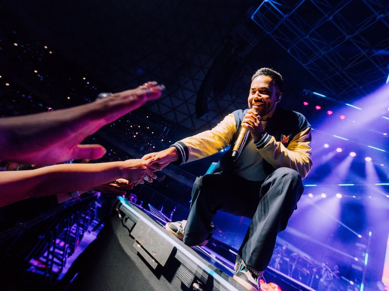 Romeo Santos alcanza marca con nueve conciertos en Moviestar Arena de Chile.